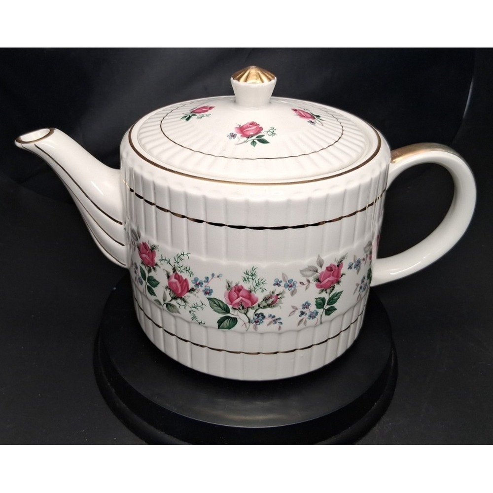 Vintage Ellgreave Wood‎ & Sons Teapot with Rose Bud Design